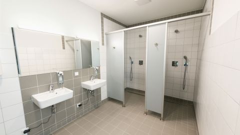 Auch die sanitären Einrichtungen entsprechen dem aktuellen Standard